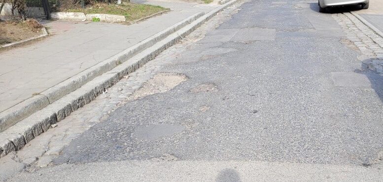 Informacja o terminie remontu chodników przy ul. Płowce